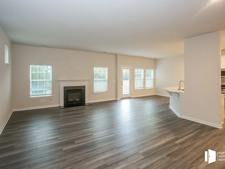 17019 Dragonstone Ct — Photo 3