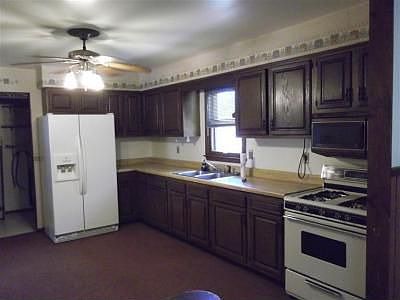 3rd image of 2145 Woodlawn St