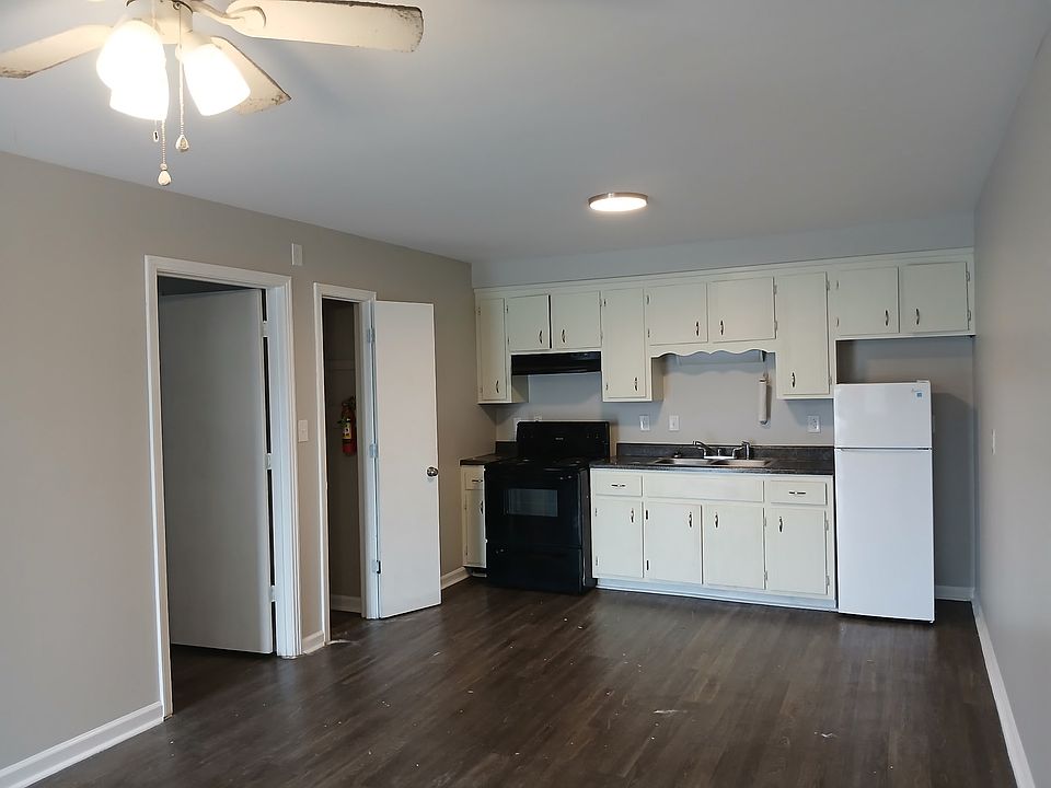 1st image of 120 Walnut St APT 4