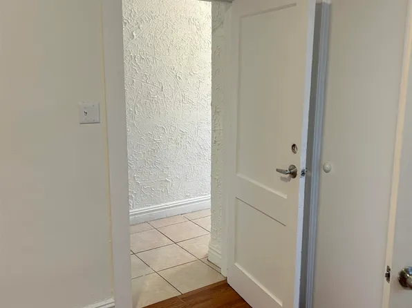 725 Garfield Avenue image 23 of 36