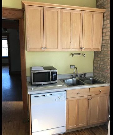 4th image of 4144 N Southport Ave APT 1