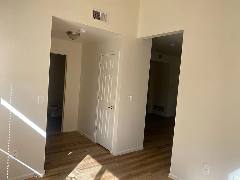 2541 S Bahama Cir — Photo 15