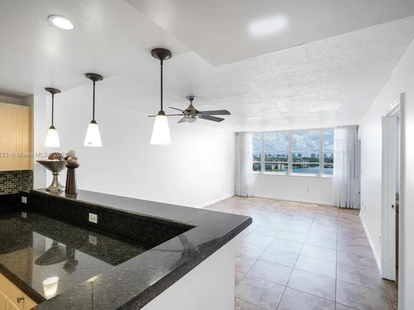 1351 NE Miami Gardens Dr APT 1204E, Miami, FL 33179