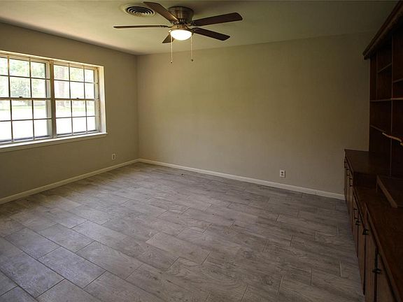 4th image of 122 Nelson St