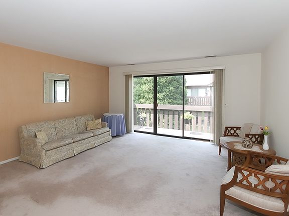 3rd image of 2630 Northampton Dr #11A2