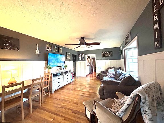 2nd image of 194 Hutchinson Dr
