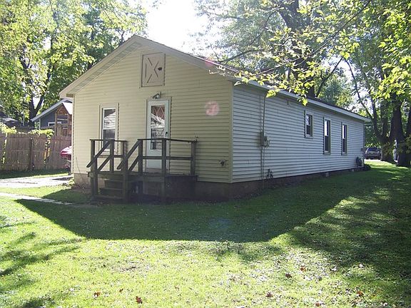 3rd image of 30 N Lake Ave