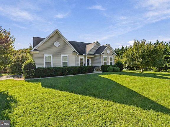 4th image of 320 Timber Mill Ln