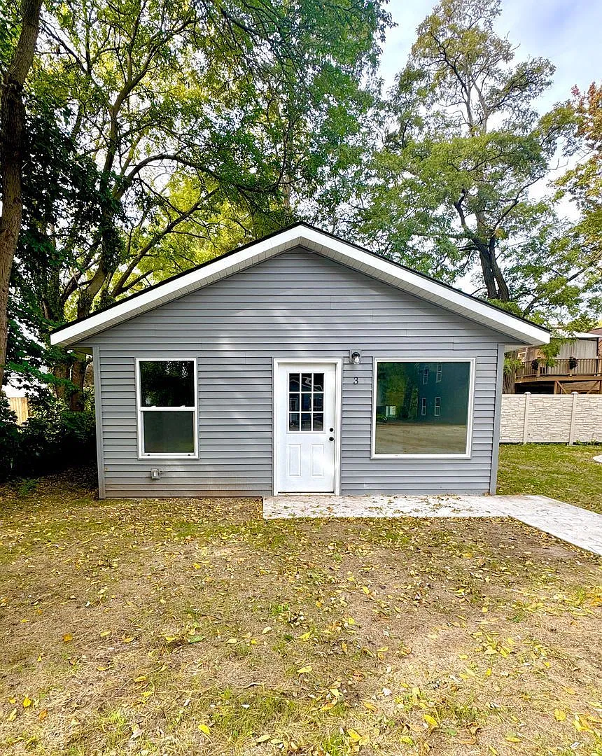 1 bed, 1.0 bath, $995 — Photo 1