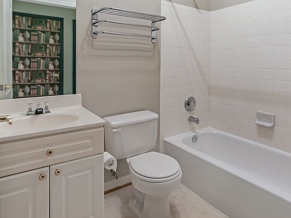 5th image of 7710 Haynes Point Way Unit E