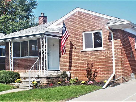 4th image of 23333 Deziel St