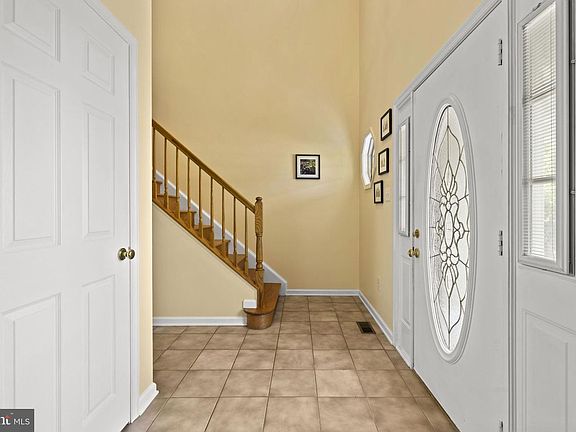 3rd image of 141 Caspian Dr