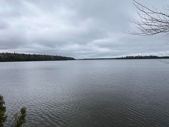 4th image of 208 Camp Road