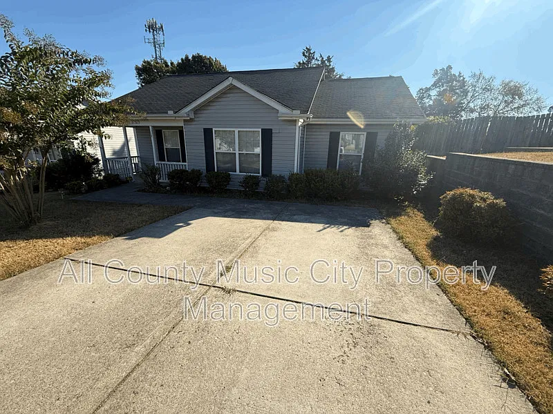 4732 Reischa Dr