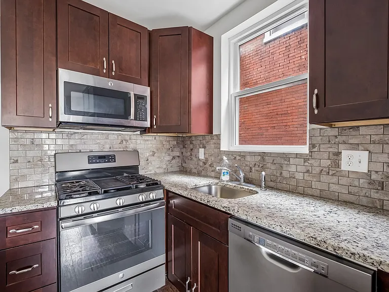 4922 Cedar Ave #2 — Photo 7