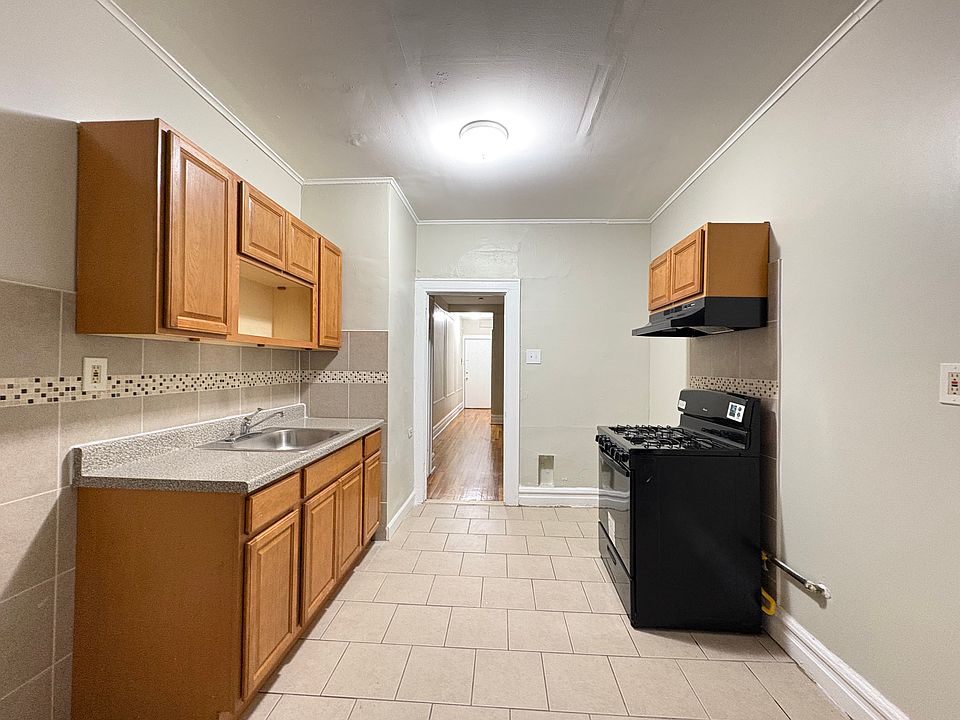 1st image of 246 Roseville Ave #304