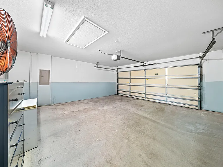 5918 NW Hann Dr — Photo 29