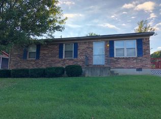 128 Colonial Park Dr, Winchester, KY 40391