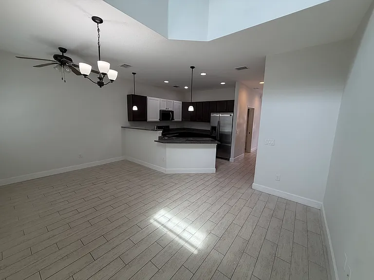 2108 Penny Ln — Photo 7