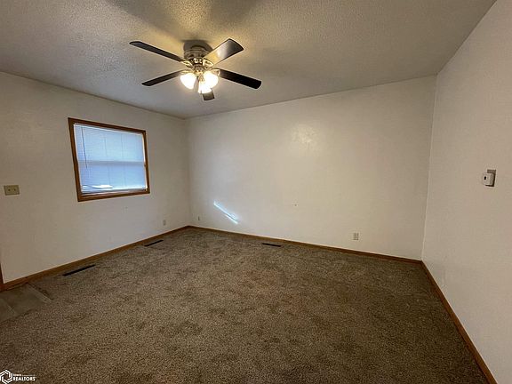 4th image of 204 S 5th St