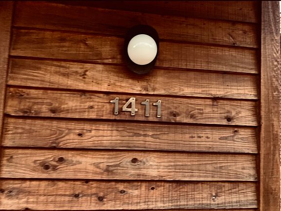 3rd image of 1411 Stonehenge Rd