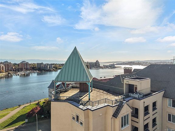 2nd image of 50 Songhees Rd #409