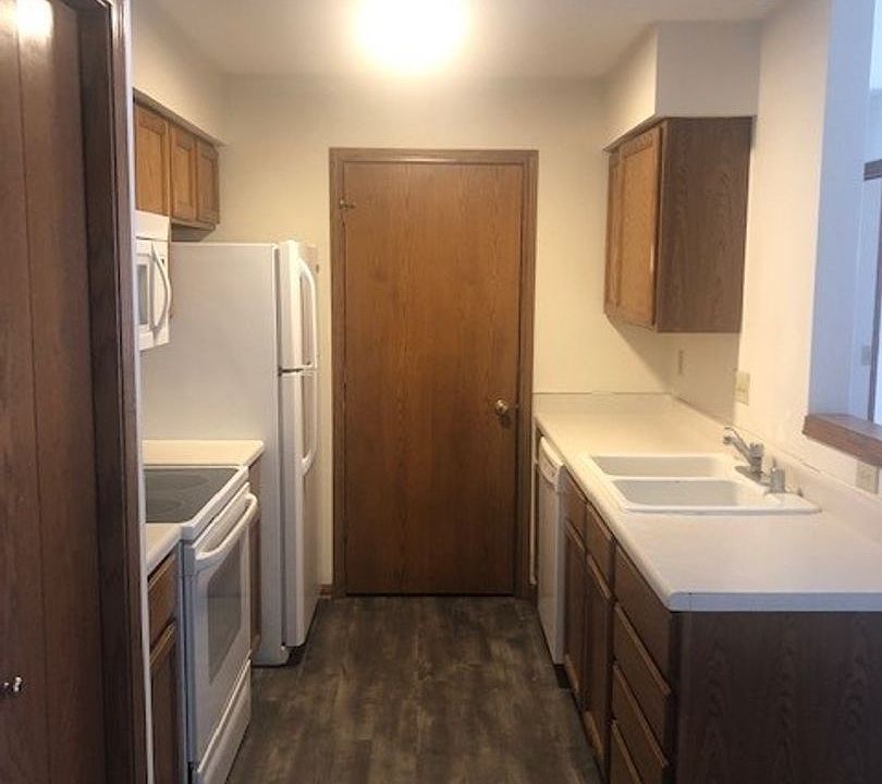 1st image of 701-727 S Blue Mounds St #723