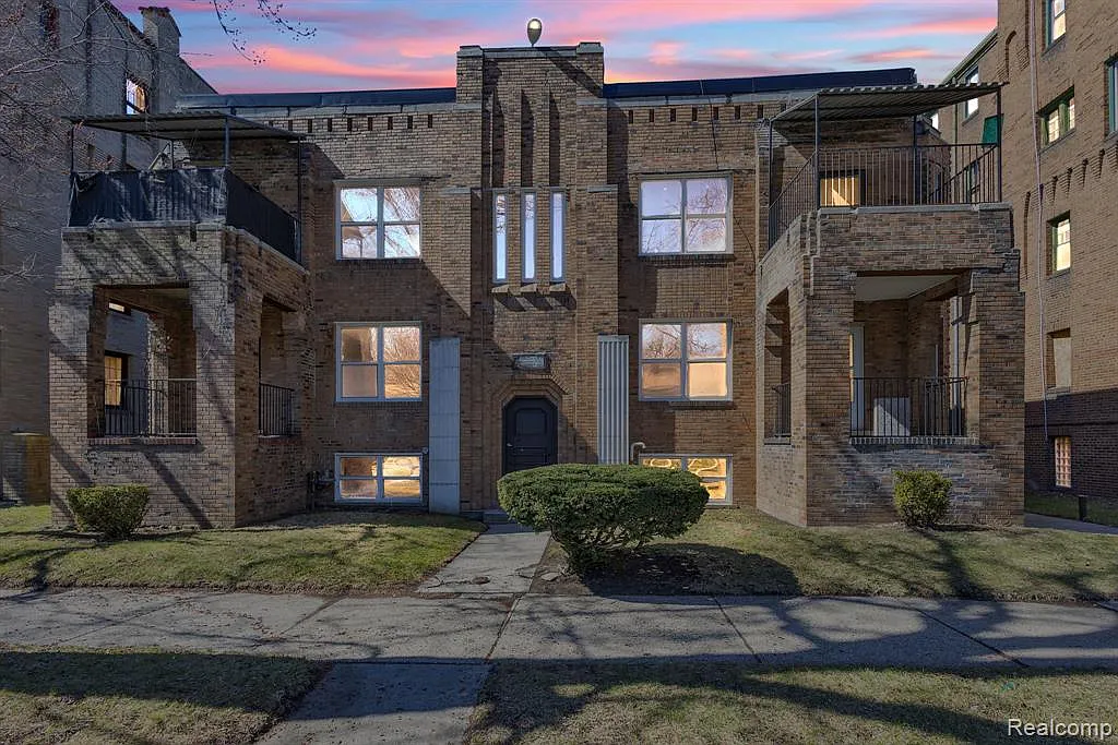 1 bed, 1.0 bath, 3450 sqft, $950 — Photo 1