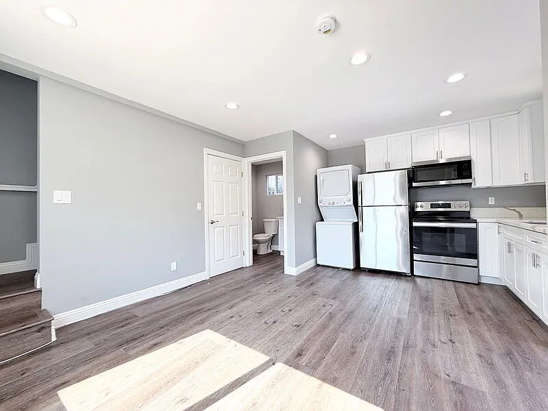 1 bed, 1.5 bath, 620 sqft, $2,150 — Photo 3