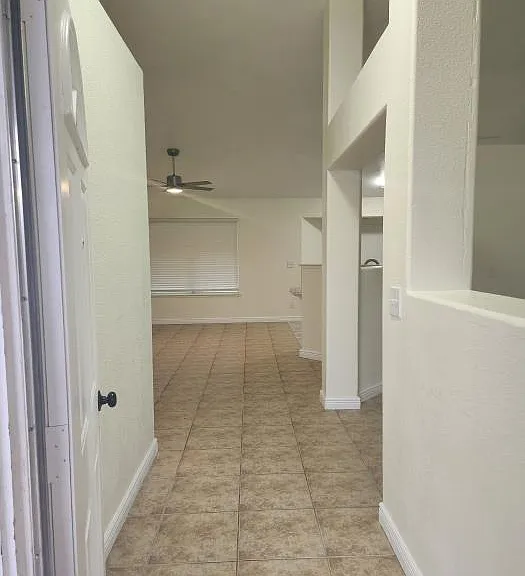 1016 N Summerfield Dr — Photo 2