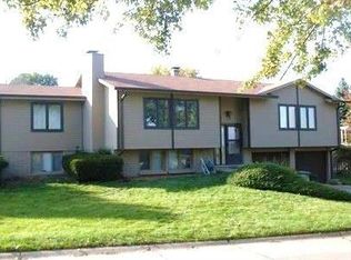 1218 N 146th Plz, Omaha, NE 68154