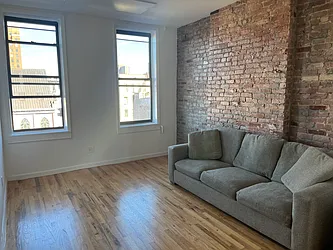 Rented by Anna Pastoressa, LREB