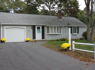 30 Brezner Ln, Centerville, MA 02632