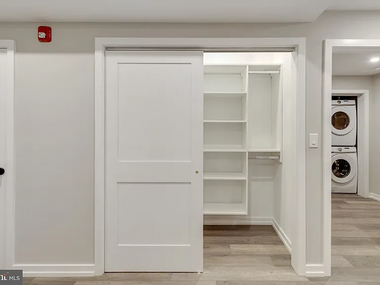752 S 16th St #1B — Photo 32