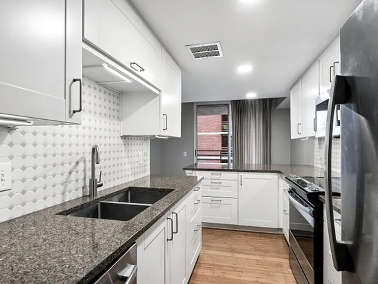 5955 E 10th Ave #409 — Photo 9