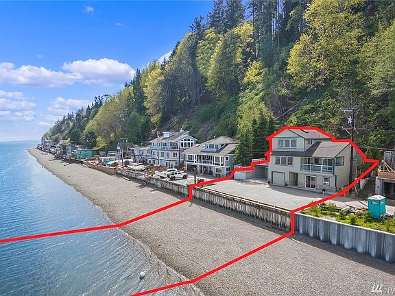 2nd image of 3240 Shoreline Dr