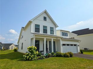 6820 Sycamore Dr E, Bath, PA 18014