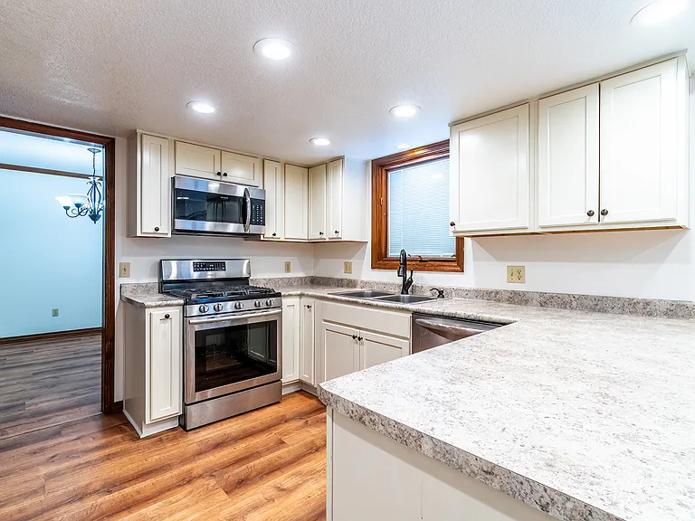 6221 Highgate Pl — Photo 4
