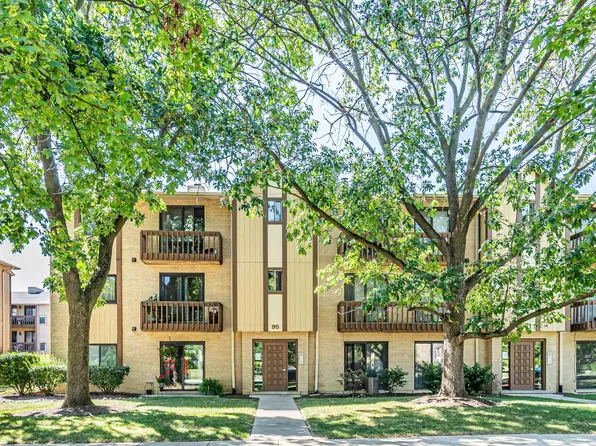 95 Olesen Dr APT 2P, Naperville, IL 60540