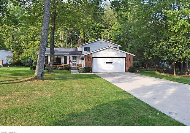 1st image of 35805 Meadowdale Dr