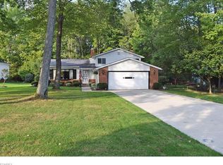 35805 Meadowdale Dr, Solon, OH 44139
