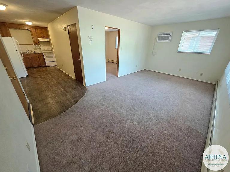 333 N Frederick St — Photo 2