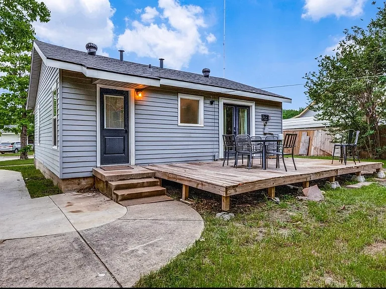 3105 Fairview St #A — Photo 3