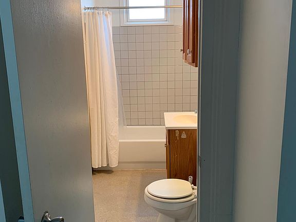 3rd image of 420 Tonti St #1