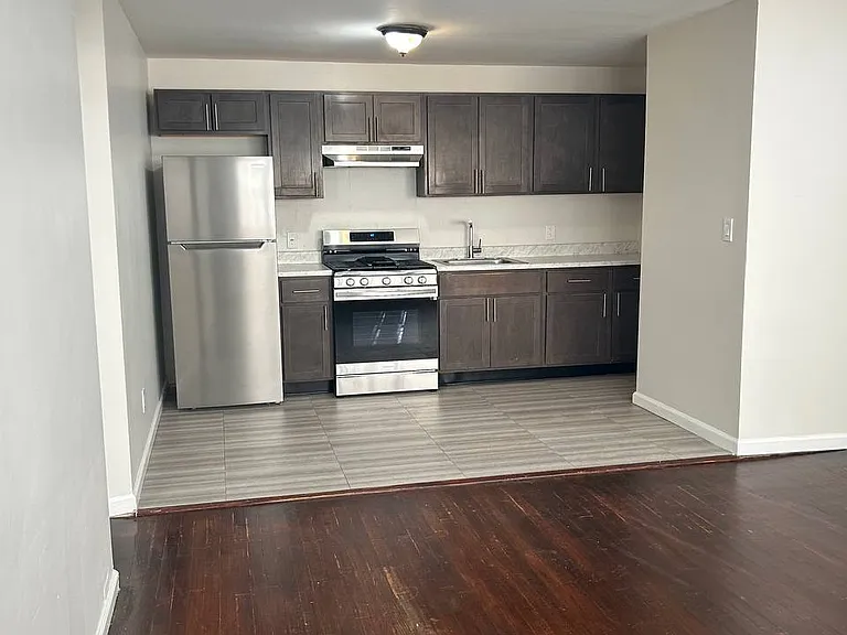 18 Hampton Rd #B10 — Photo 1