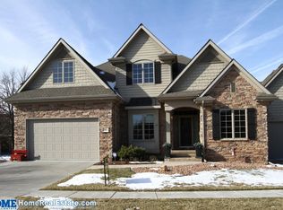 7851 Viburnum Dr, Lincoln, NE 68516