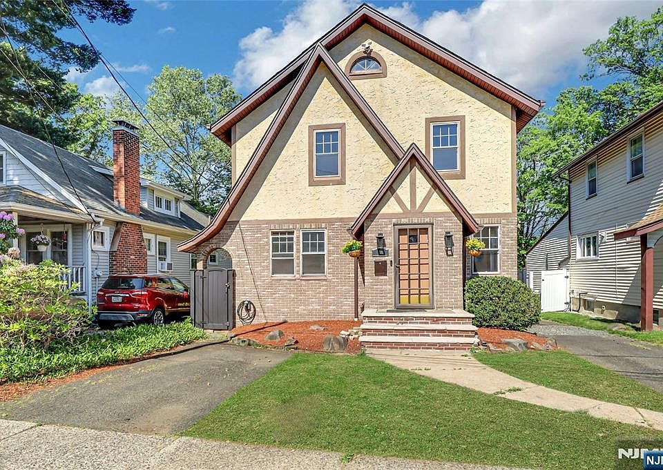 1st image of 6 Colonial Ct