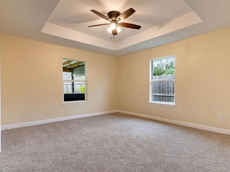 329 Yorktown Blvd — Photo 4