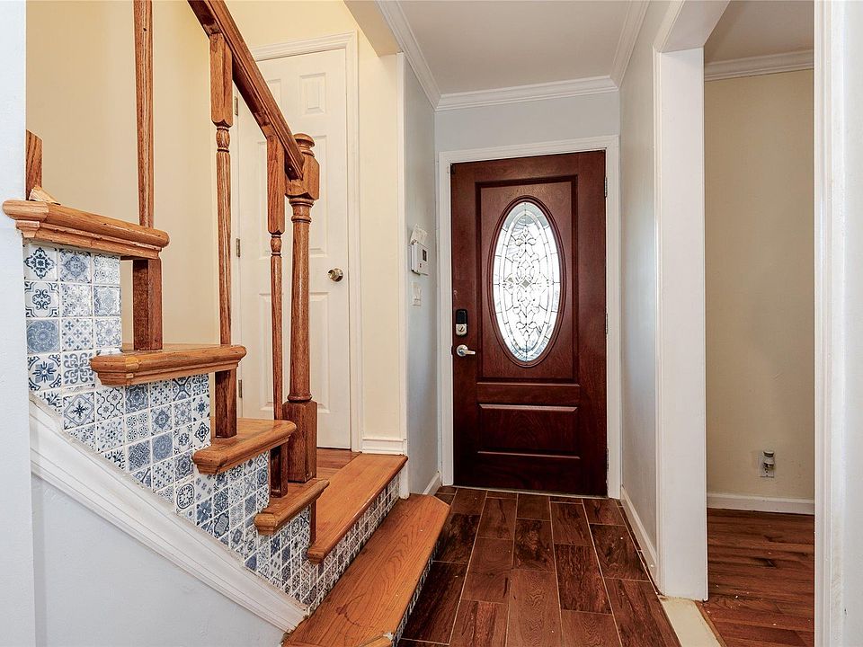 1st image of 210 Costar Street