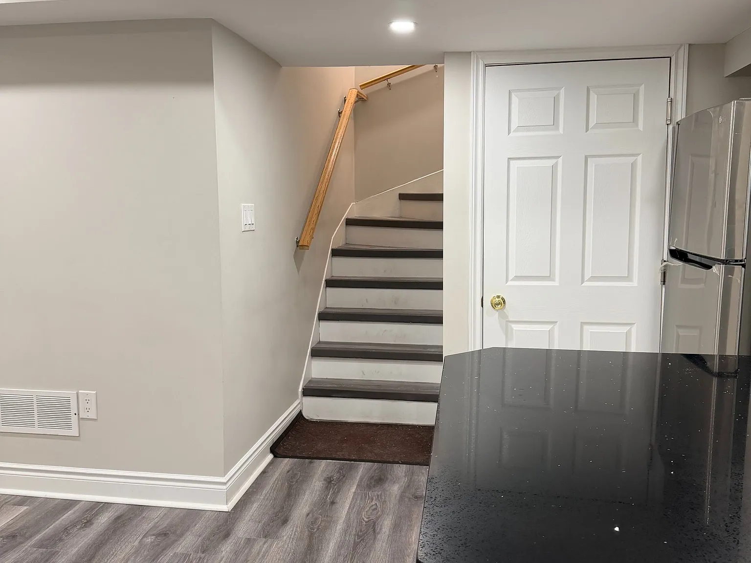 3 bed, $2,100 — Photo 2
